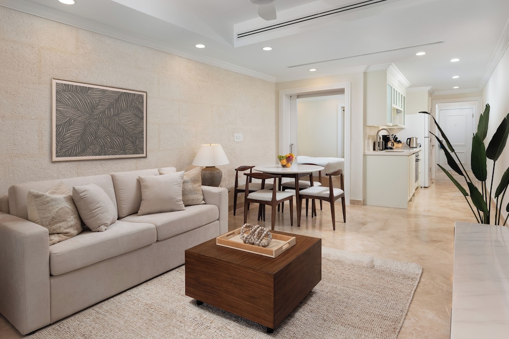Junior Studio Suite, Partial Ocean View - Photo 4