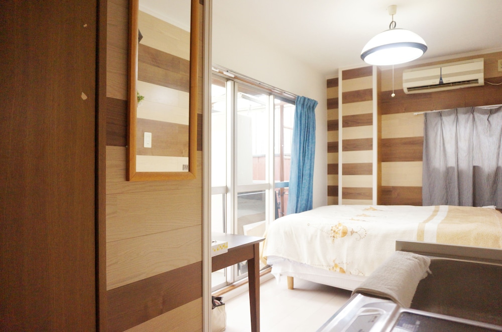 Room (402) photo 3