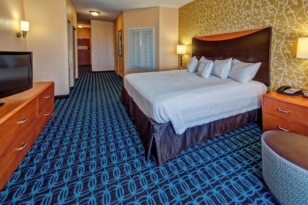 Executive Suite, Multiple Beds - Photo 3