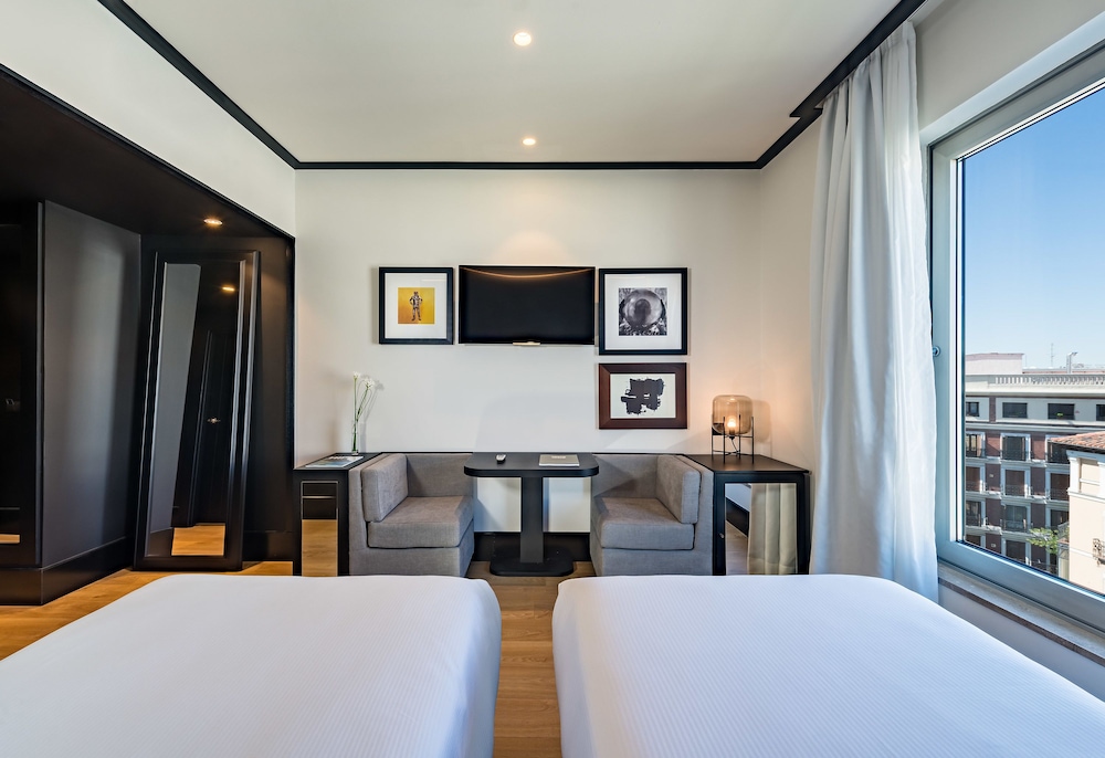 City Room, City View