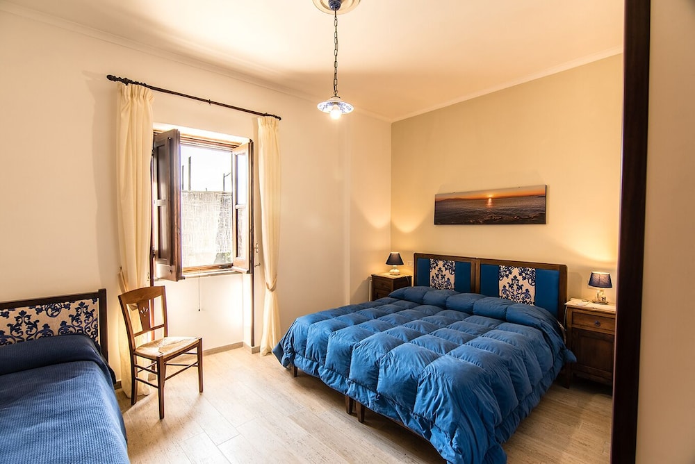 Triple Room, Garden View (Ortensia)