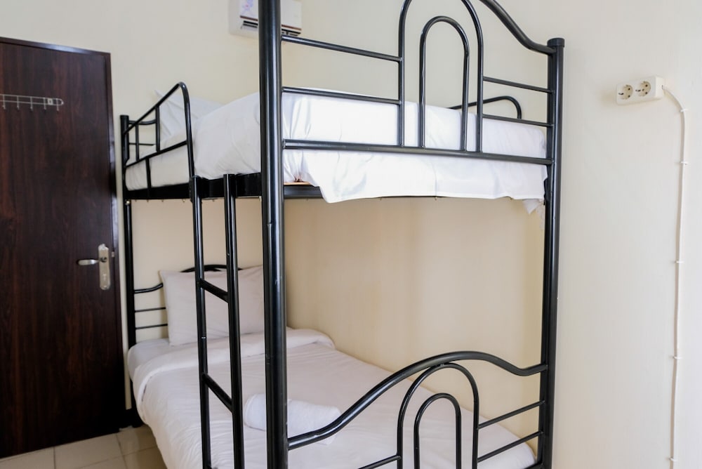Room - Photo 19