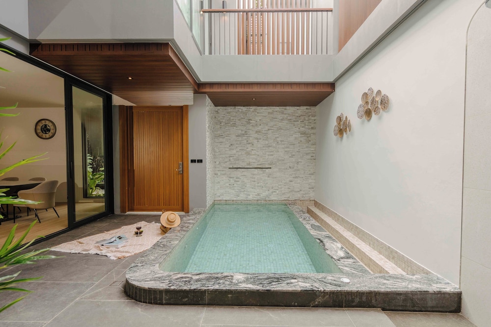 Private Pool Villa with Onsen - Photo 5