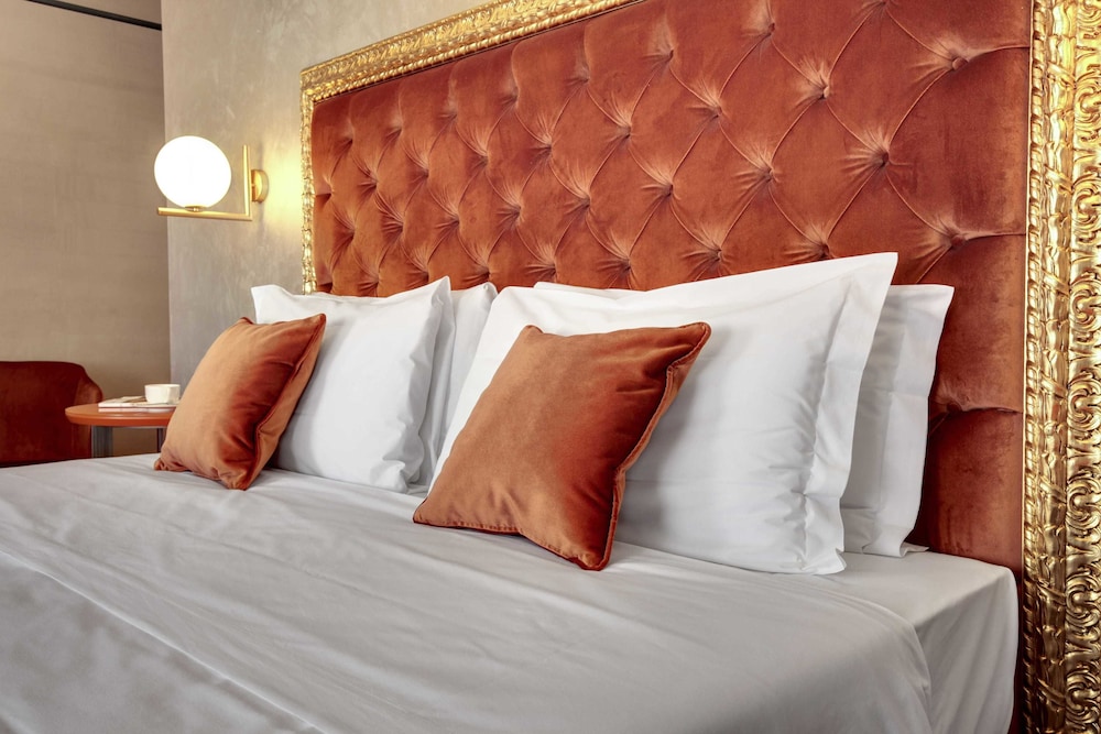 Junior Double or Twin Room photo 3