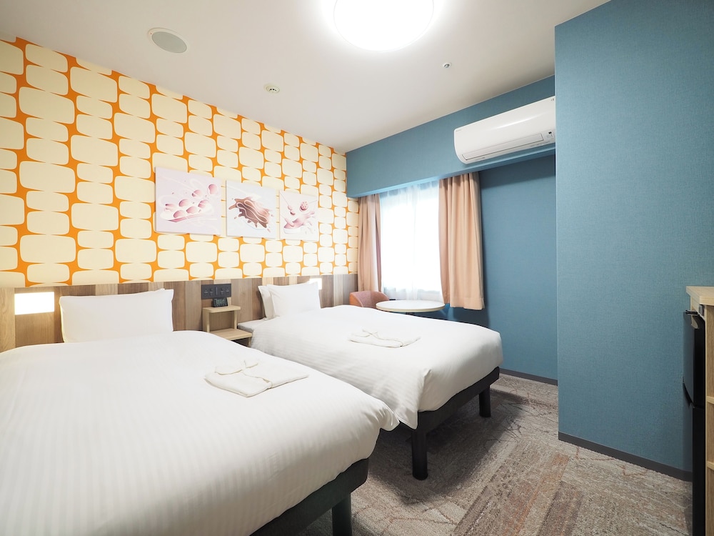 Standard Twin Room, Non Smoking - Photo 1