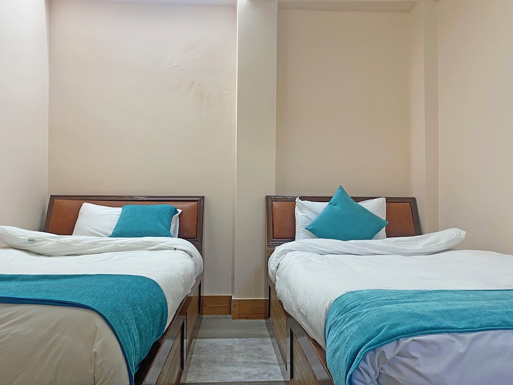Standard Double Room - Photo 9