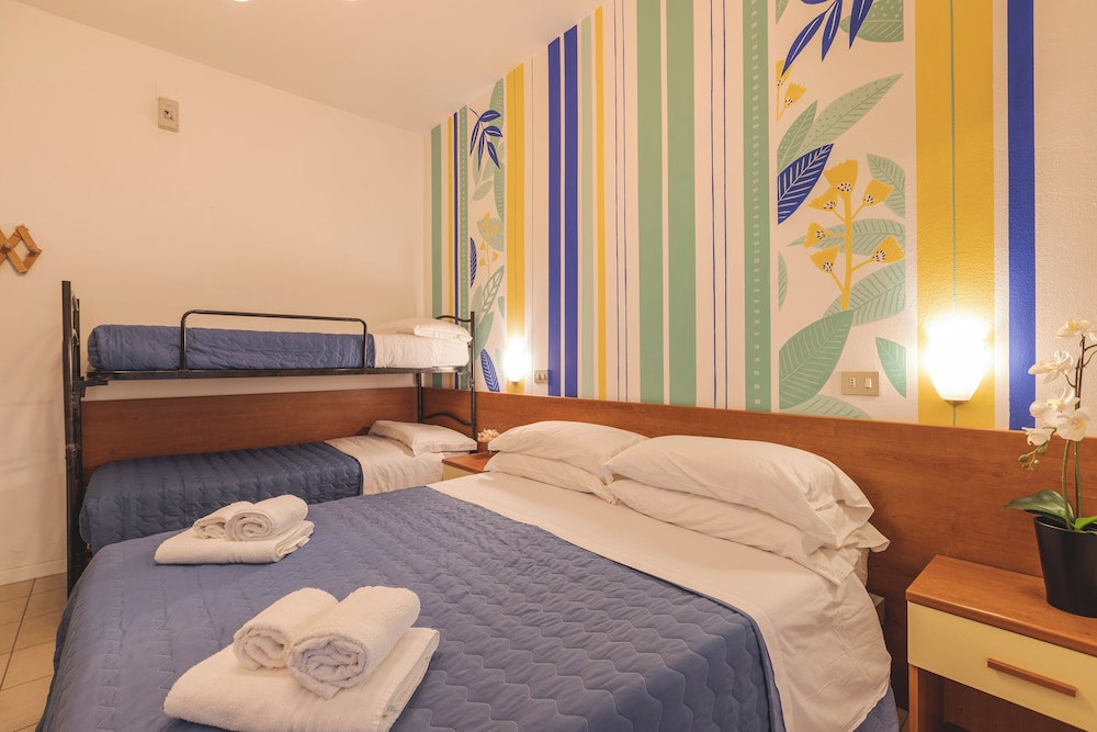 Basic Quadruple Room, Ground Floor (bunk bed) photo 3