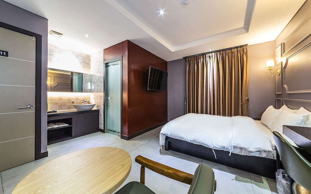 Room (Standard room) - Photo 8