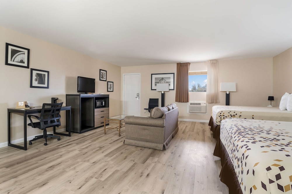 Junior Suite, 2 Queen Beds, Non Smoking photo 3