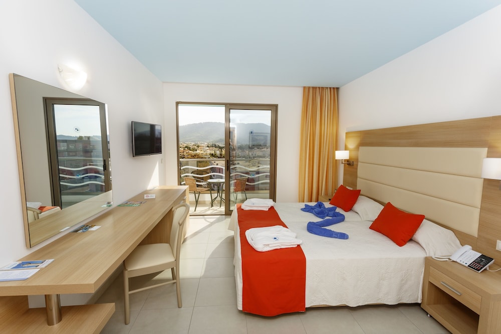 Superior Twin Room, Mountain View