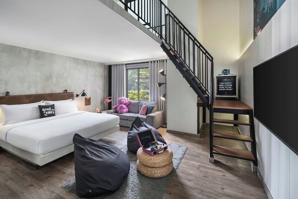 Family Suite (Mezzanine) photo 1