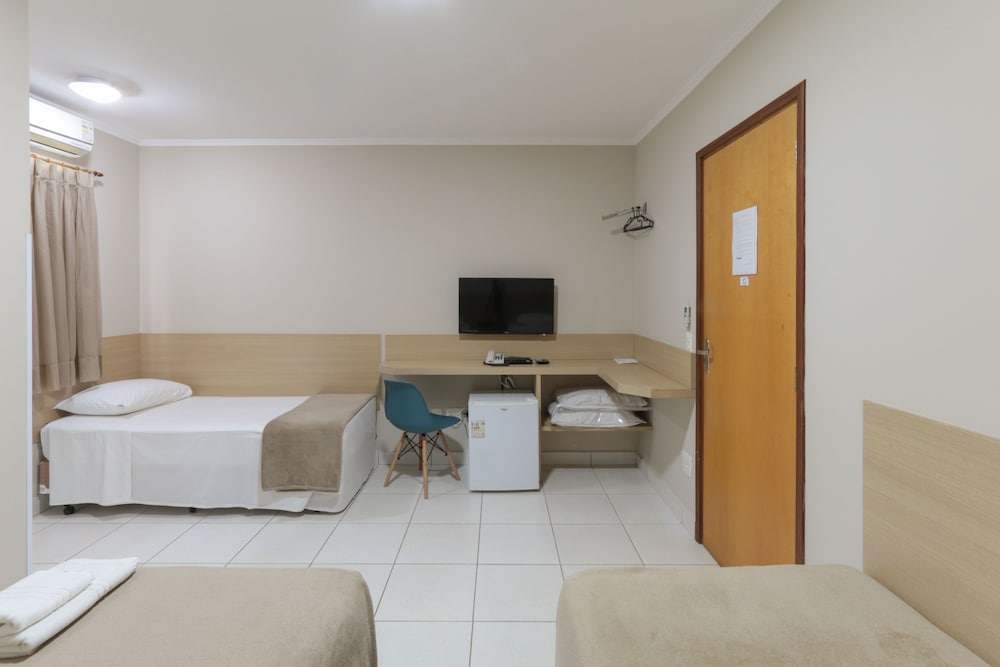 Standard Twin Room, 2 Twin Beds photo 3