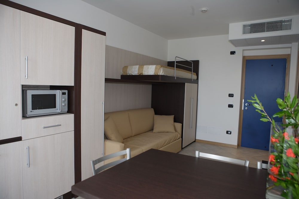 Suite (Easy) - Photo 6