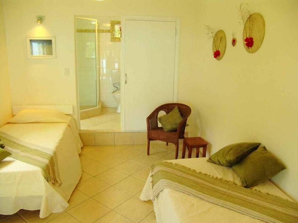 Lagoon Lodge photo 3