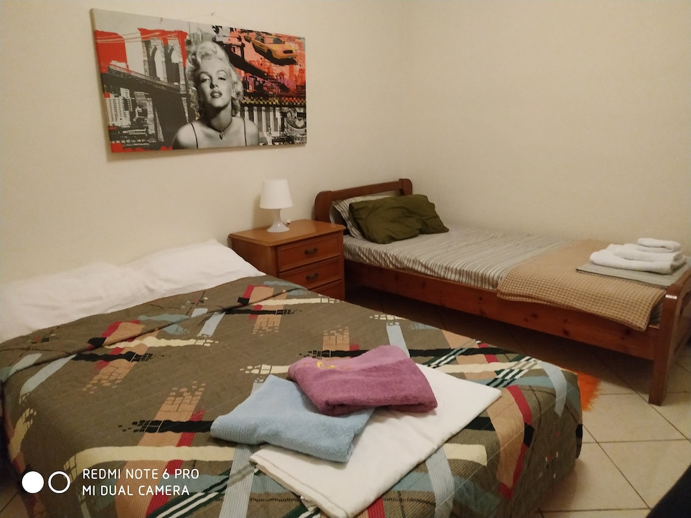 Basic Apartment, Multiple Beds, Garden View photo 3