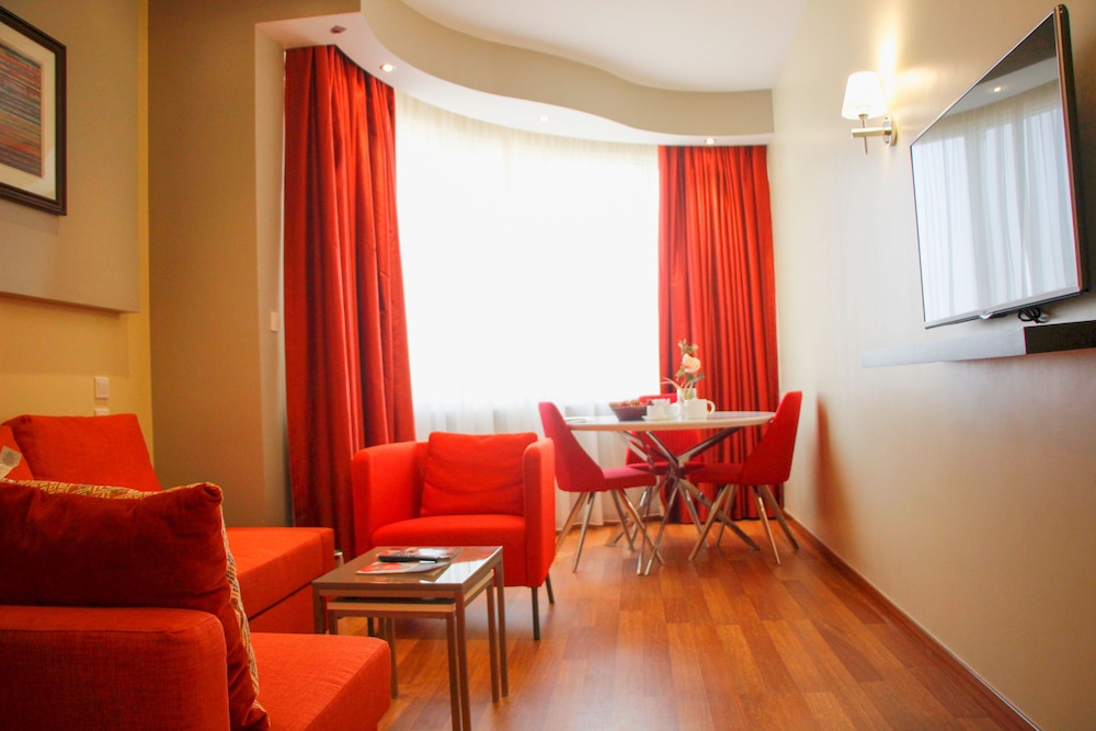 Junior Suite, 1 King Bed With Sofa Bed, Pool View