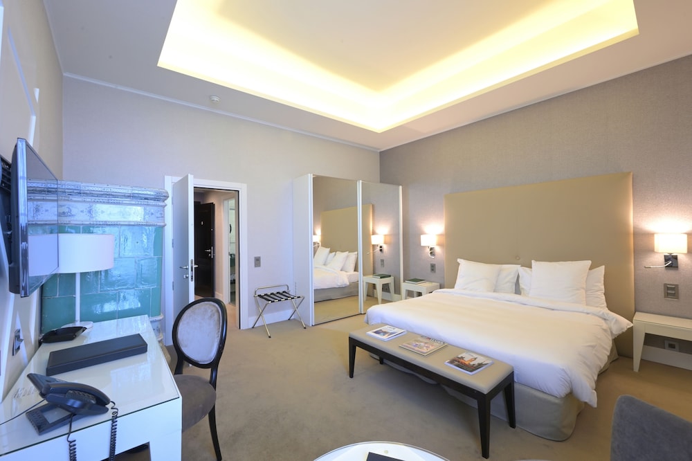 Deluxe Double Room, Lake View photo 2