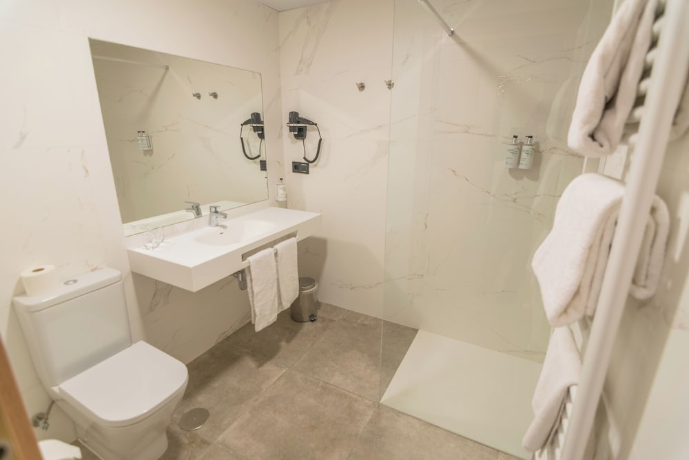 Comfort Twin Room - Photo 3