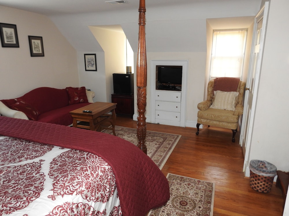 Deluxe Room, Private Bathroom (Colonial Getaway) photo 1