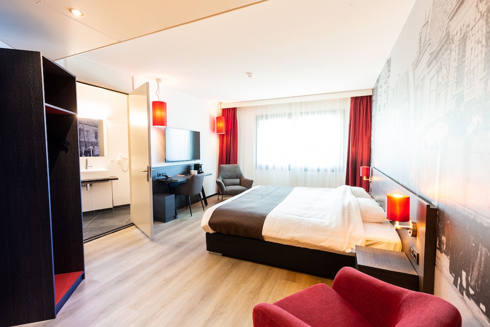 Deluxe Double Room, 1 King Bed photo 2