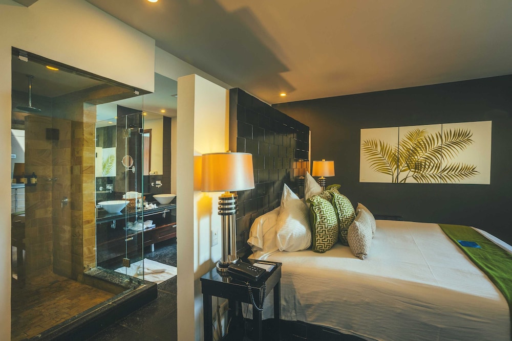 Treetop Suites - Ocean Views - (# of bedrooms available depends on # of guests reserved)