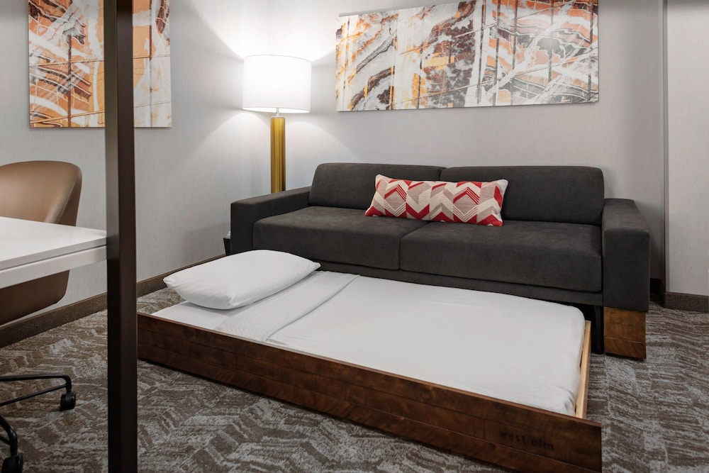 Suite, 2 Queen Beds (Mobility Accessible, Tub) photo 3
