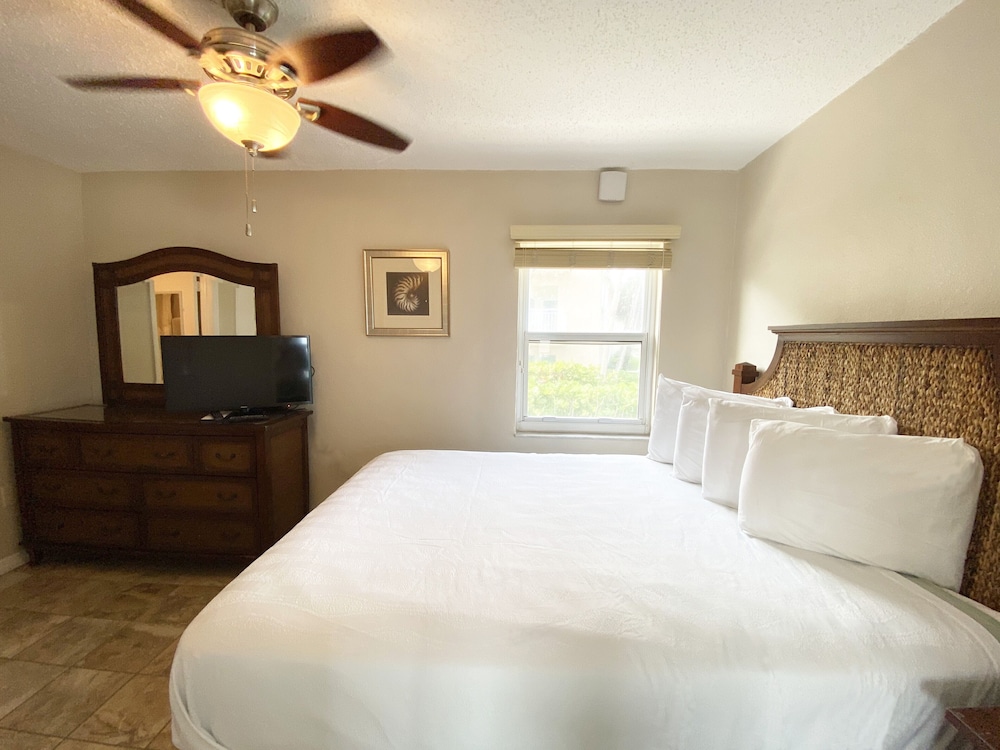 Small One bedroom (NW-C) photo 1