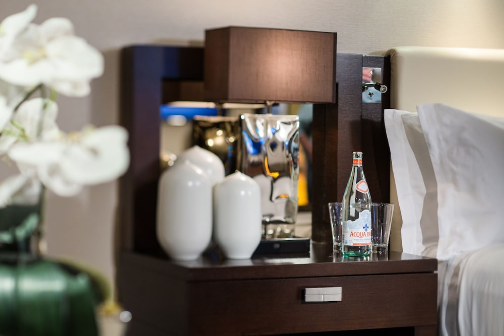 Luxury Suite, 1 Bedroom - Photo 4