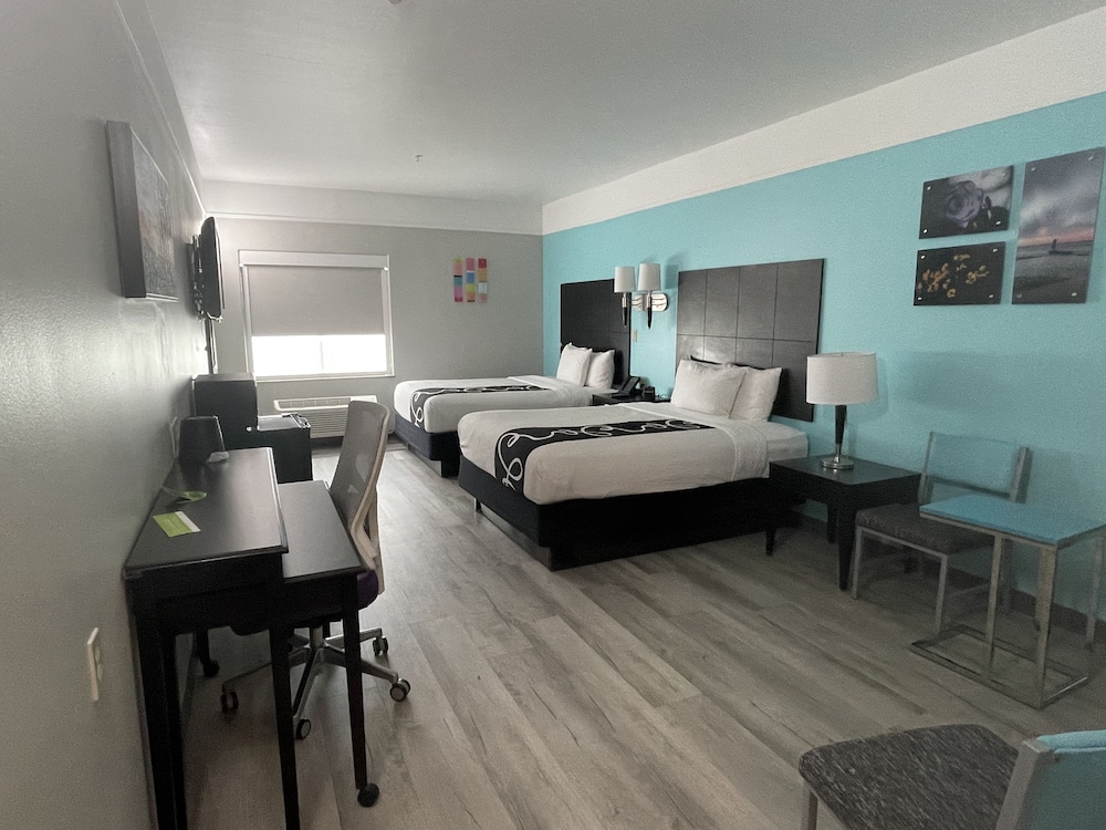 Room, 2 Queen Beds, Non Smoking - Photo 3