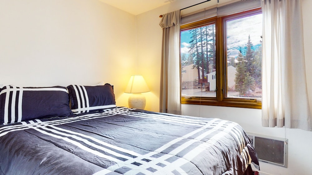 Condo, 3 Bedrooms