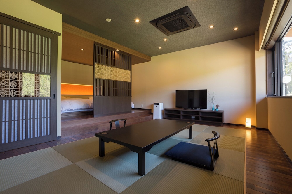 Japanese Western Style Room with Twin Bed 46 square meter Non-smoking photo 1