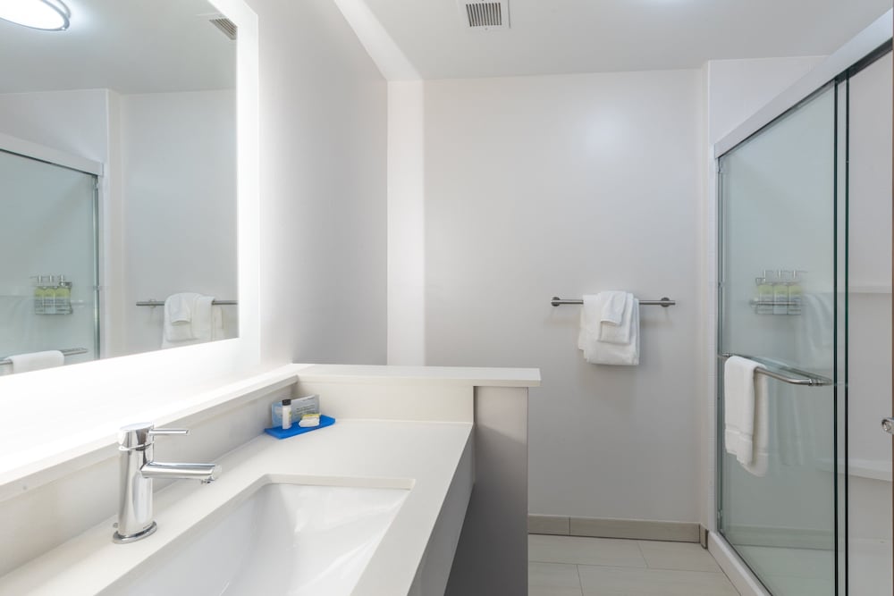 Suite, Multiple Beds - Photo 3