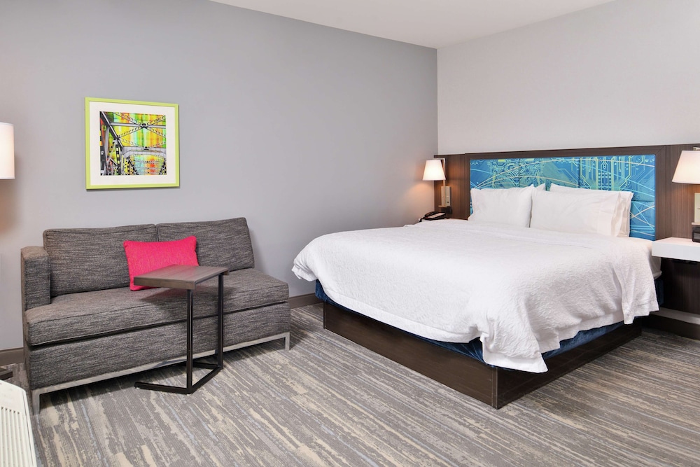 Room, 1 King Bed, Accessible, Bathtub photo 3