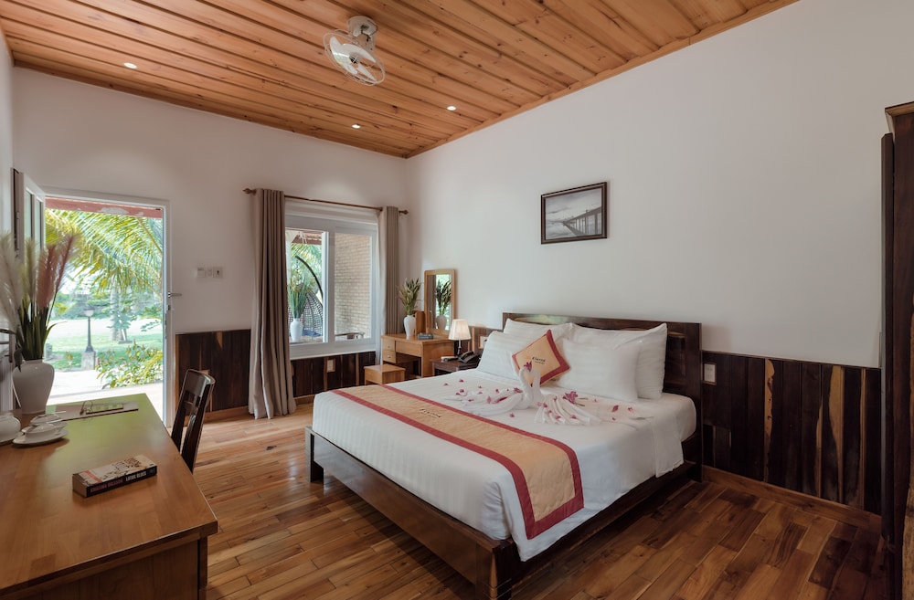 Deluxe Bungalow photo 1