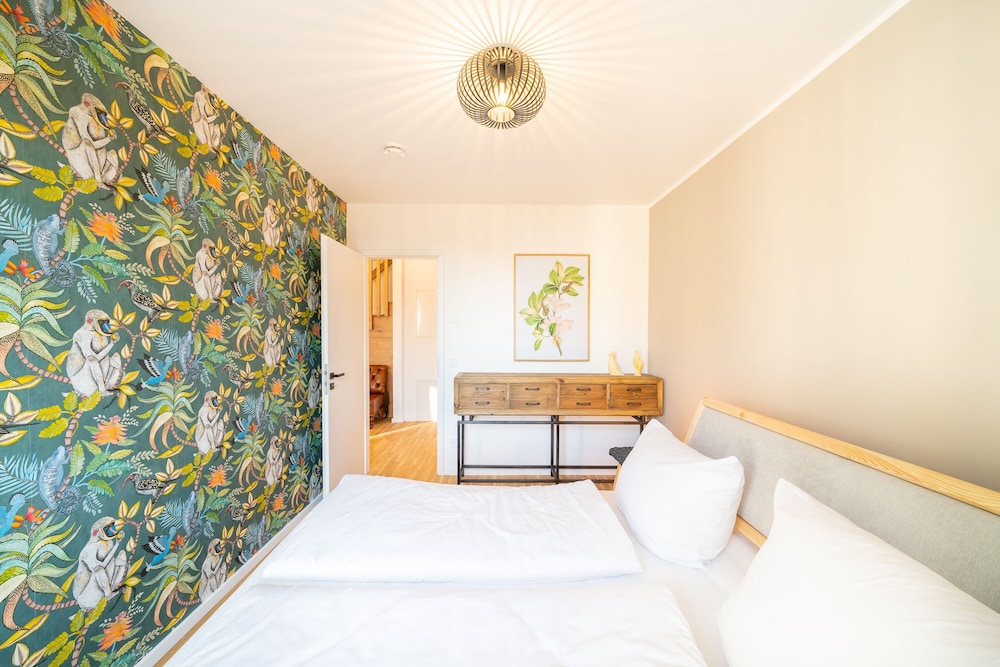 Design Apartment, 2 Bedrooms, Patio, Courtyard View photo 2