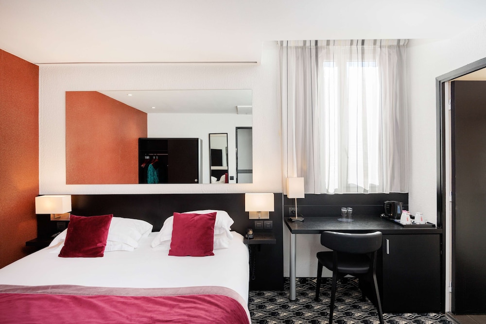 Standard Room, 1 King Bed, Non Smoking (Twin bed on request) - Photo 8