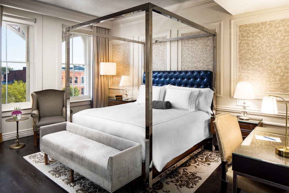 Premier Room, 1 King Bed (Broadway)