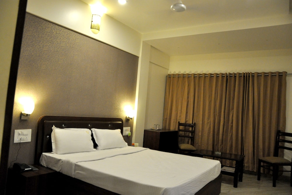 Deluxe Double AC Room