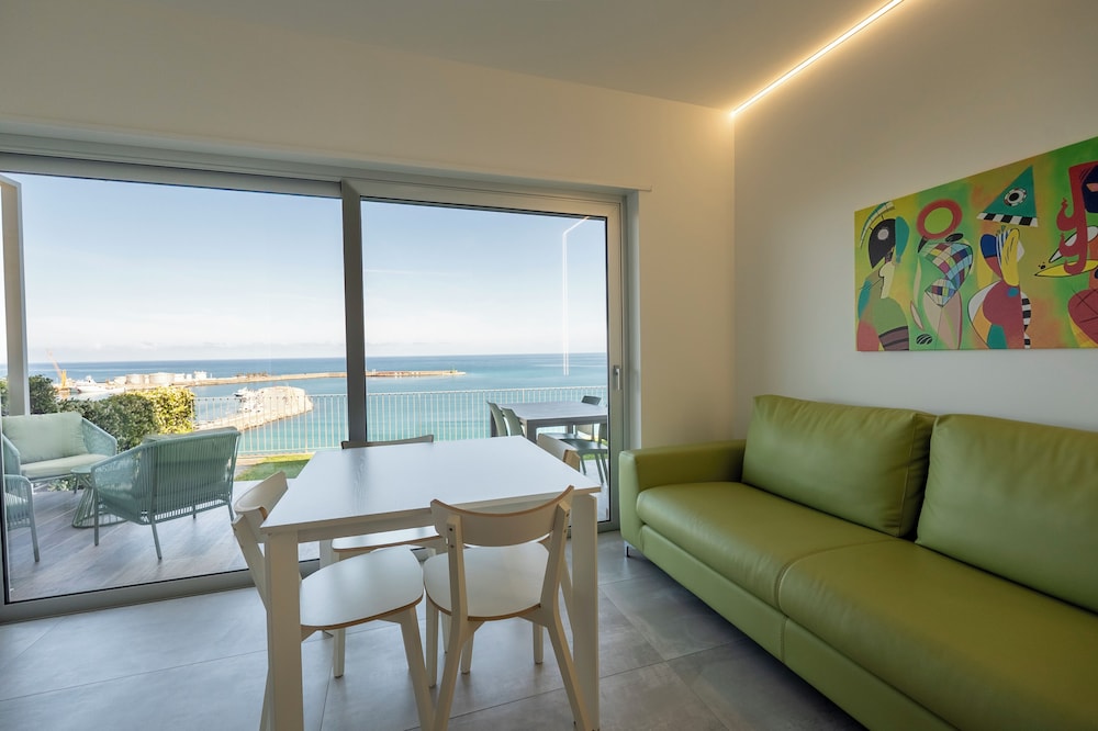 Deluxe Apartment, Sea View photo 1