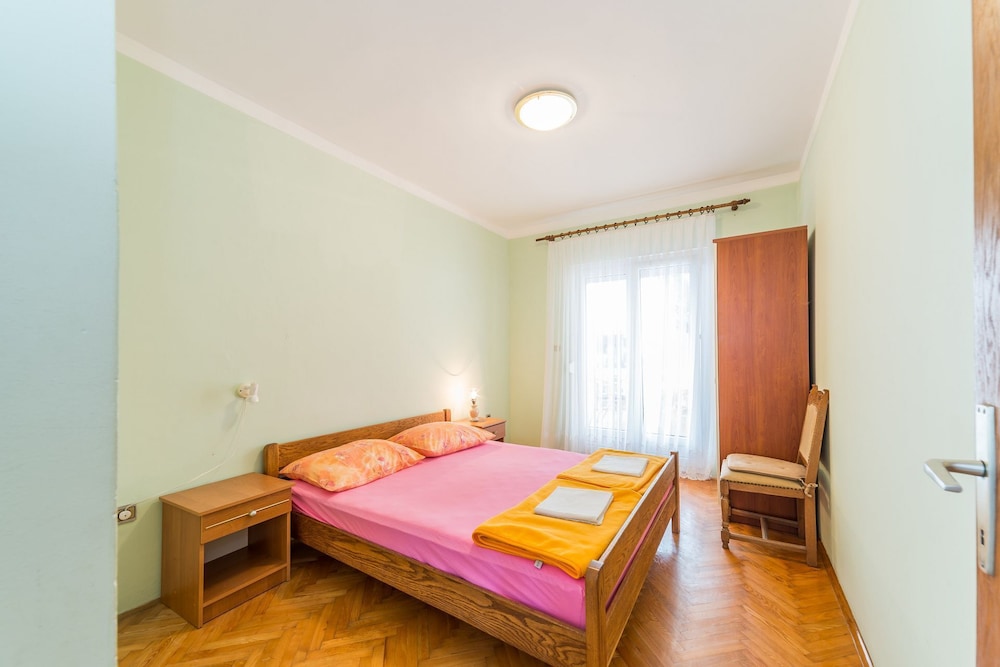Apartment (Ivica - with parking - A1-0A(4+1))