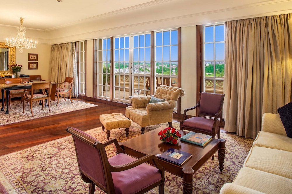 Luxury Suite