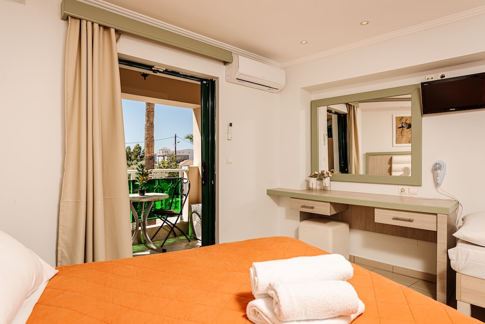 Double or Twin Room, Pool View - Photo 5