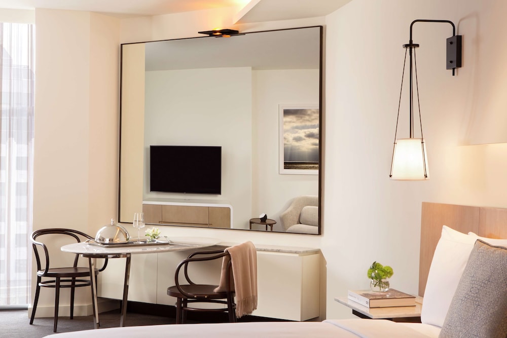 Sakura Club Studio Suite, 1 King Bed thumbnail 6