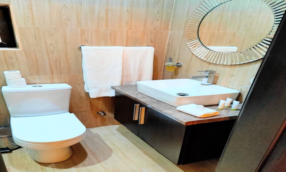 Deluxe Room - Photo 2