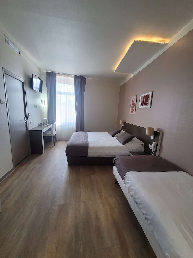 Room, Multiple Beds - Photo 1