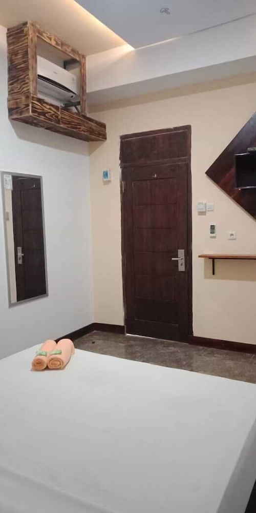 Deluxe Room (A/C) - Photo 3