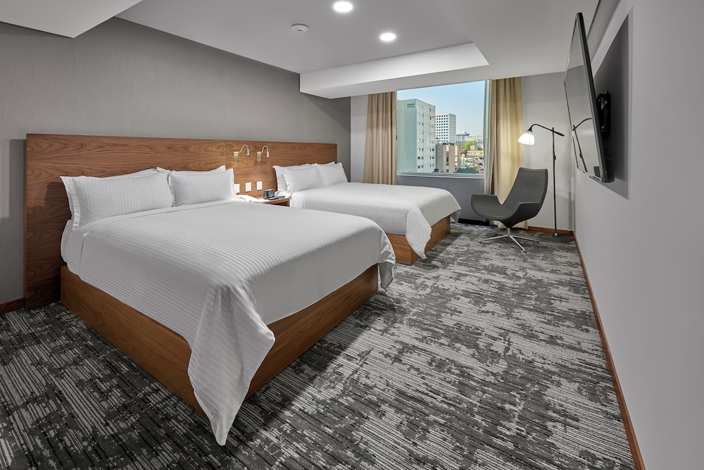 Deluxe Suite, 2 Double Beds photo 2