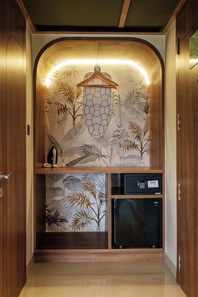 Urban Corner Room - Photo 28