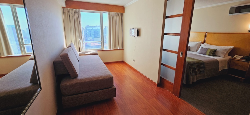 Superior Studio Suite - Photo 9