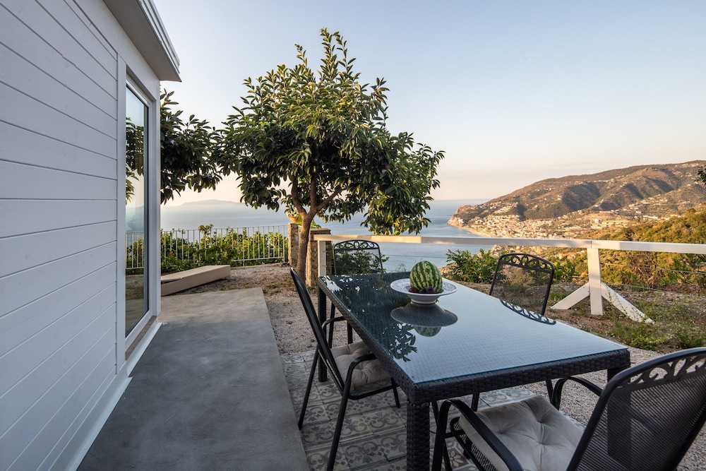 Panoramic Bungalow photo 2
